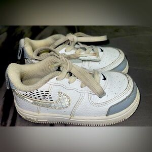 Air Force 1 LV8 white wolf grey 7c